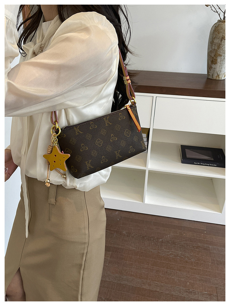 Bolso de Hombro Tipo Sobre con - Flap Bag Envelope reseña y precio